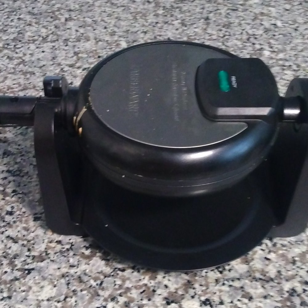 Waffle maker - Picture 2 of 2